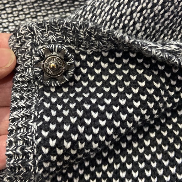 Ivivva Feeling Toasty wrap sweater navy and white size 14 with pockets - Picture 5 of 9